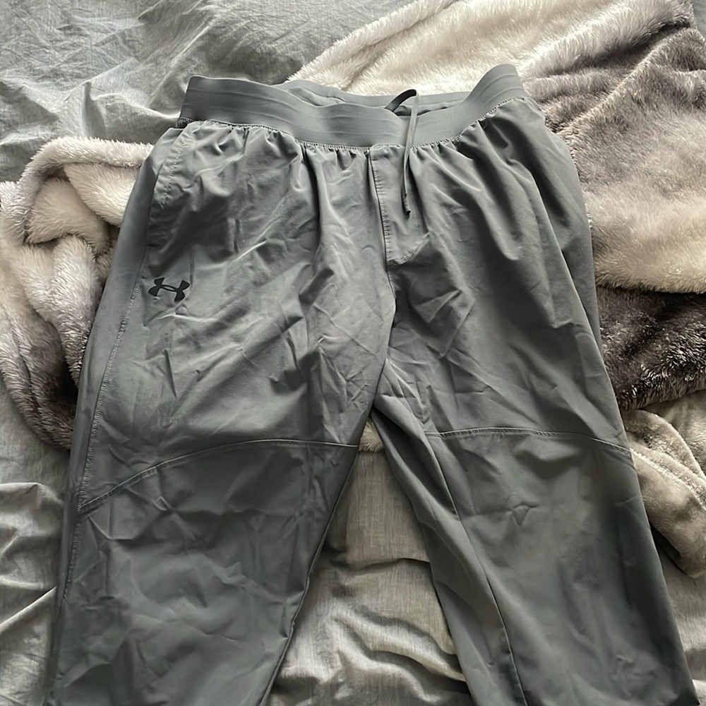 L/G Under Armour pants